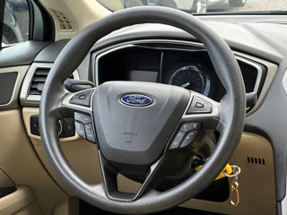 Ford Fusion foto 9