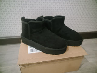 UGG noi. 500 lei.