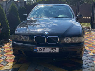 BMW 5 Series foto 6