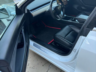 Tesla Model 3 foto 7