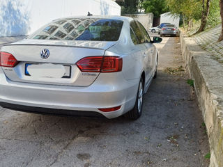 Volkswagen Jetta foto 4