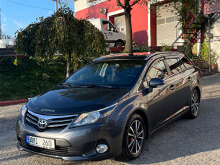 Toyota Avensis foto 6