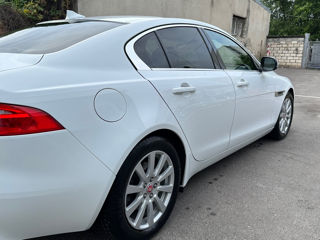 Jaguar XE foto 6