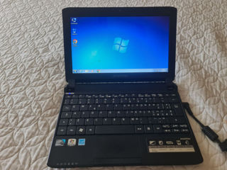 Vind Netbook Acer superb. 800 lei