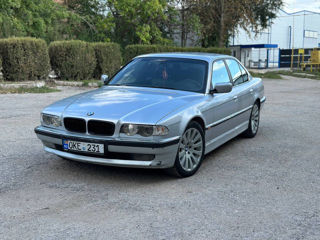 BMW 7 Series foto 1