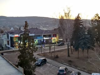 Călărași centru, prima linie, Arendă 1000m2 str. Biruința 2 фото 2