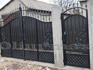 Balustrade, porți, garduri,  copertine,  gratii, uși metalice și alte confecții din fier forjat. foto 1