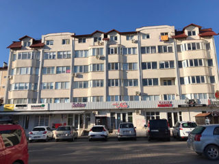 Apartament cu 2 camere,  Centru,  Ialoveni,  Ialoveni foto 0