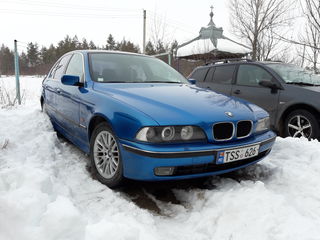 BMW 5 Series foto 4