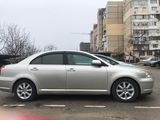 Toyota Avensis foto 8