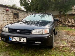 Toyota Carina foto 1