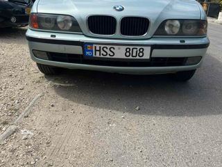 BMW 5 Series foto 1