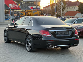 Mercedes E-Class foto 2