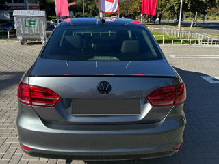 Volkswagen Jetta foto 3