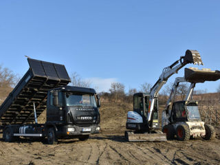 Excavator cu Bobcat foto 4