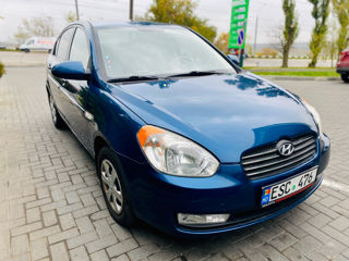 Hyundai Accent foto 2