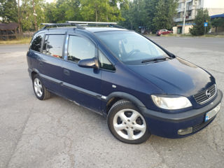 Opel Zafira foto 2