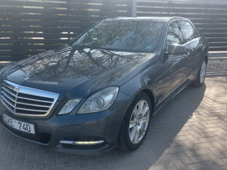 Mercedes E-Class foto 1