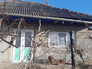 În localitatea Step Soci, r-nul Orhei, se vide casa bătrânească cu teren de 41 ari.