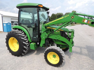 Tractor de vanzare John Deere 4052R foto 3