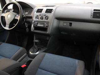 Volkswagen Touran foto 5