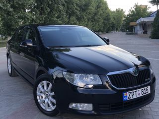 Skoda Superb foto 2