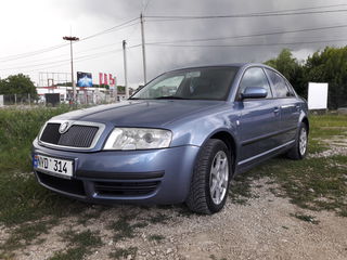 Skoda Superb foto 1