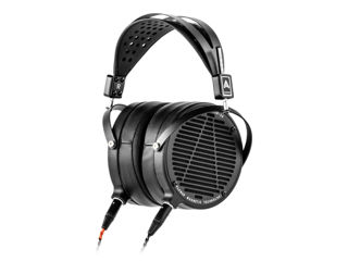 Căștile magnetoplanare Audeze LCD-2 Classic.