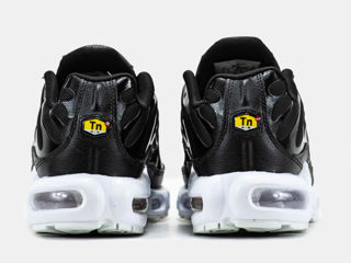 Продам nike air max tn plus black white foto 6