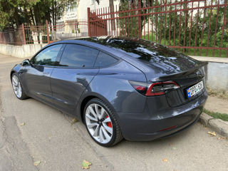 Tesla Model 3 foto 8