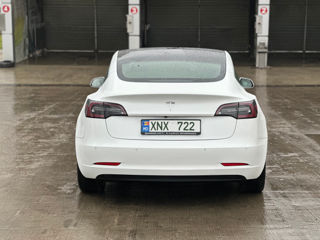 Tesla Model 3 foto 6