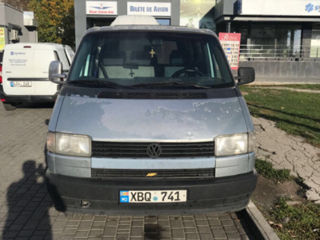 Volkswagen Caravelle foto 1