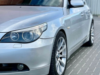 BMW 5 Series foto 2