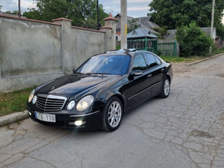 Mercedes E-Class foto 2