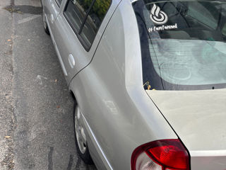 Renault Clio Symbol foto 2