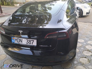 Tesla Model 3 foto 6