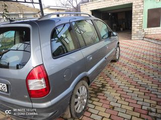 Opel Zafira foto 3