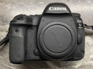 Canon 5d Mark 4 / EF 50mm 1:4