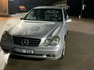 Mercedes C-Class foto 10