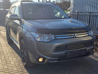 Mitsubishi Outlander foto 2