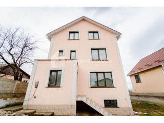 Casă în 4 niveluri, 240 mp+3,4 ari, Durlești, str. Cartușa!