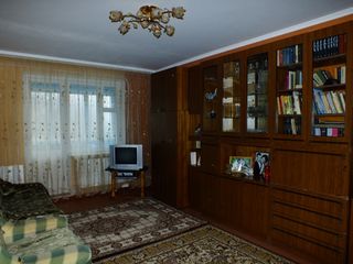 vind apartament cu 2 camere in Rezina foto 1