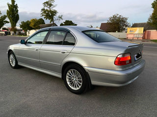 BMW 5 Series foto 2