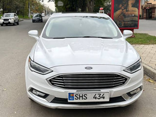 Ford Fusion foto 2