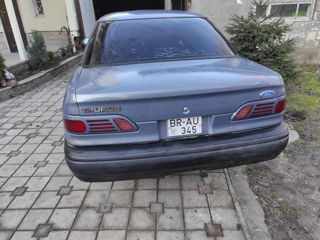 Ford Taurus foto 4