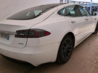 Tesla Model S foto 2