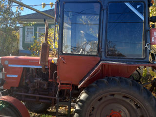 Vînd tractor foto 9