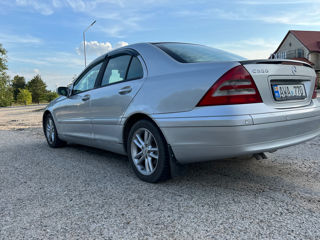 Mercedes C-Class foto 7