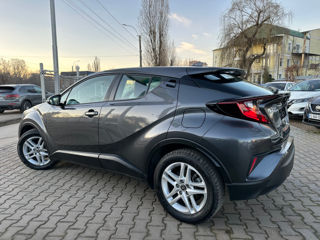 Toyota C-HR foto 2