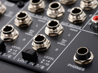 Mixer  Behringer Xenyx Q1204USB. livrare în toată Moldova,plata la primire foto 5